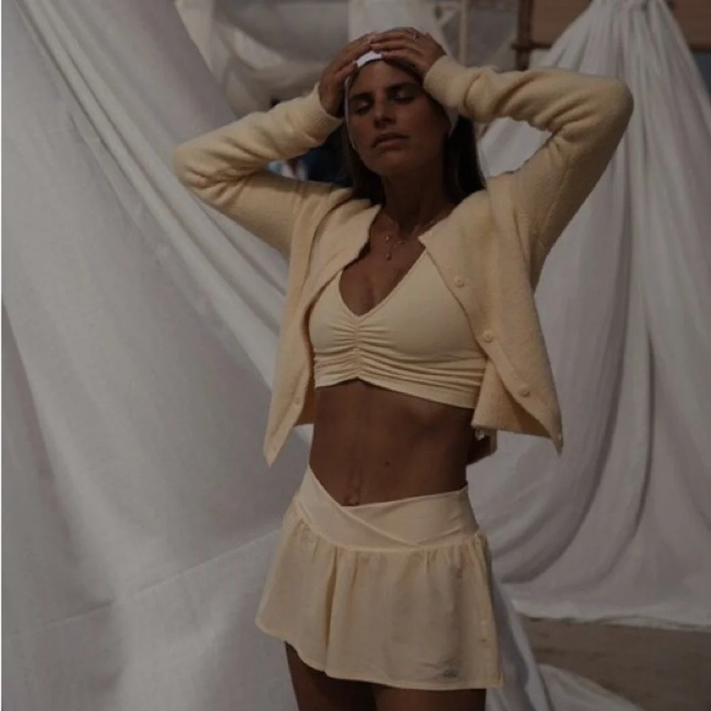 Alo Yoga V-Cute Running Short Candlelight Yellow XXS